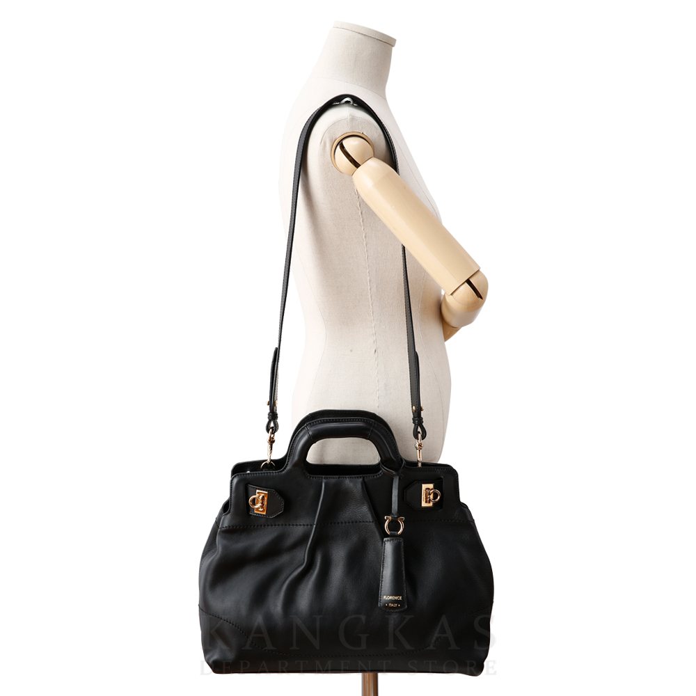 FERRAGAMO(USED)페레가모 레더 숄더백